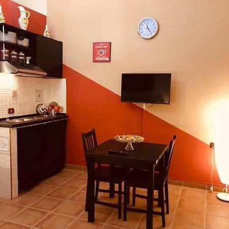 Roy Nel Cuore Di Napoli Hotell Exteriör bild