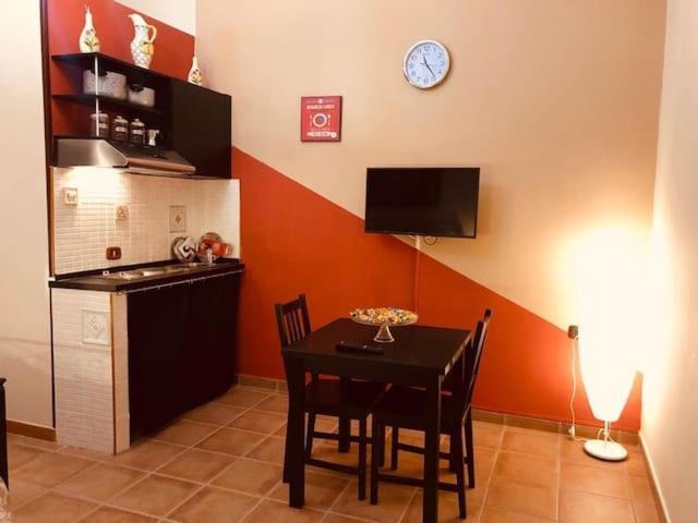 Roy Nel Cuore Di Napoli Hotell Exteriör bild