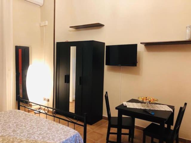 Roy Nel Cuore Di Napoli Hotell Exteriör bild