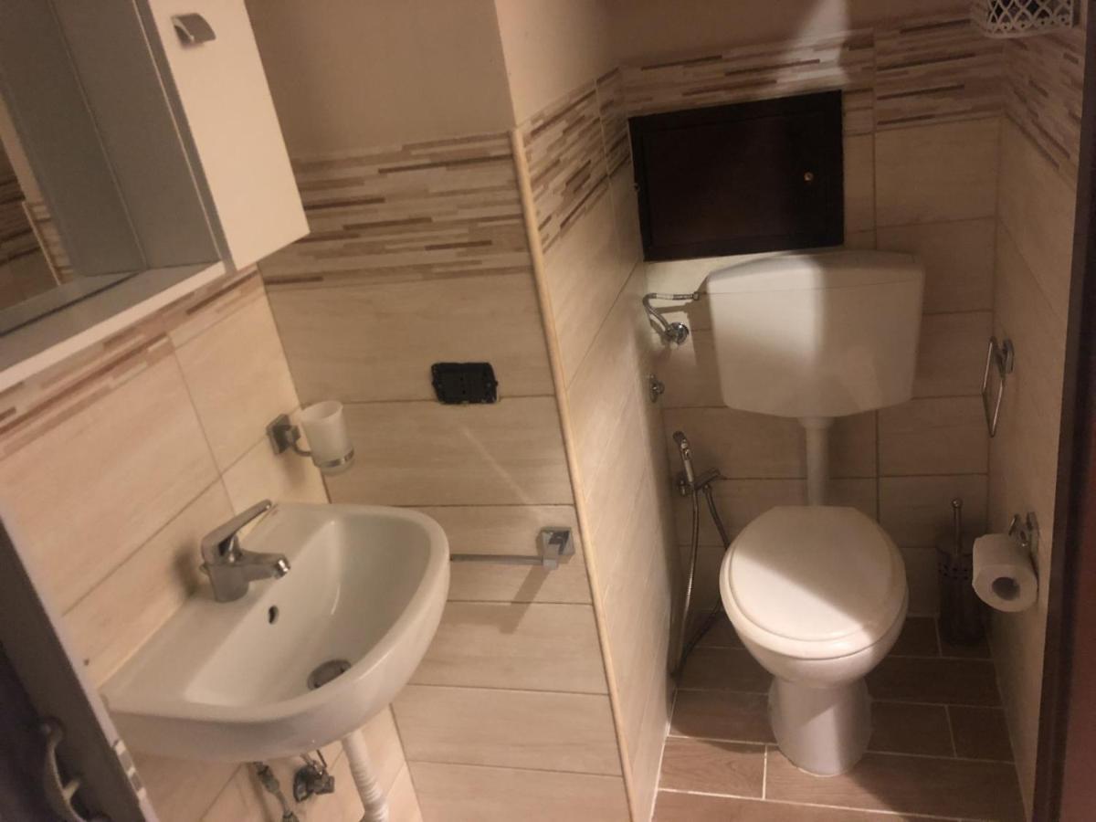 Roy Nel Cuore Di Napoli Hotell Exteriör bild
