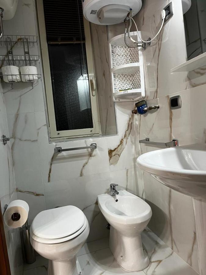 Roy Nel Cuore Di Napoli Hotell Exteriör bild