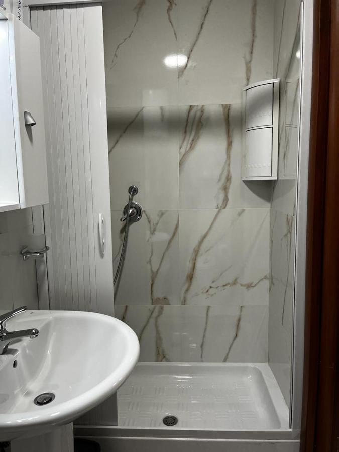 Roy Nel Cuore Di Napoli Hotell Exteriör bild